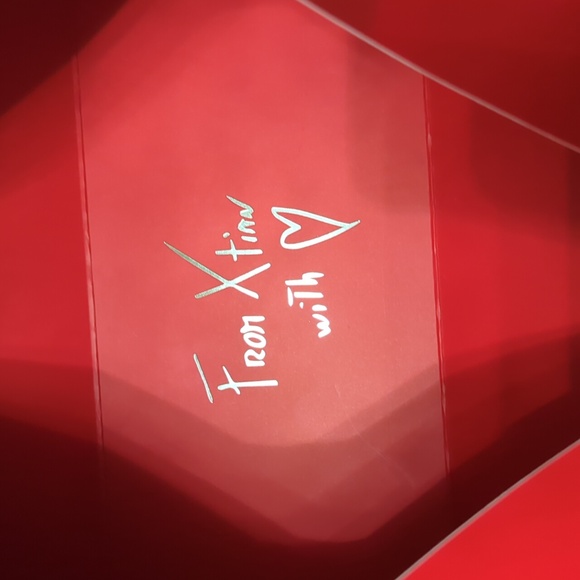 Christian Louboutin Gift Packaging - Picture 3 of 3